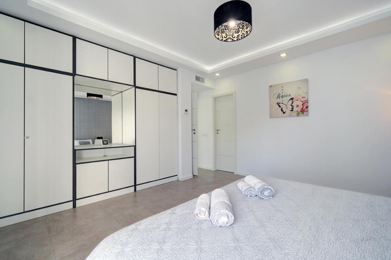 Westminster Puerto Banus Marina Apartment Marbella Bagian luar foto