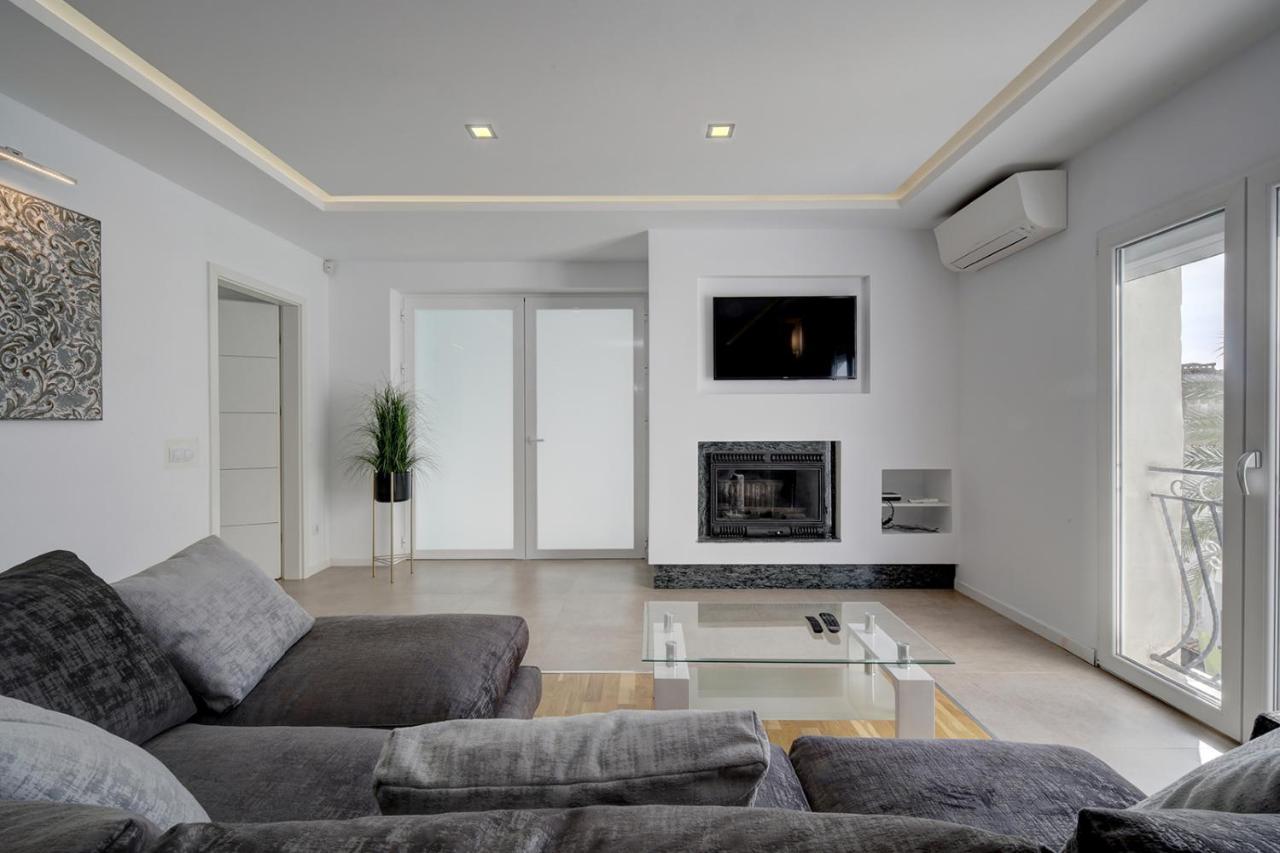 Westminster Puerto Banus Marina Apartment Marbella Bagian luar foto